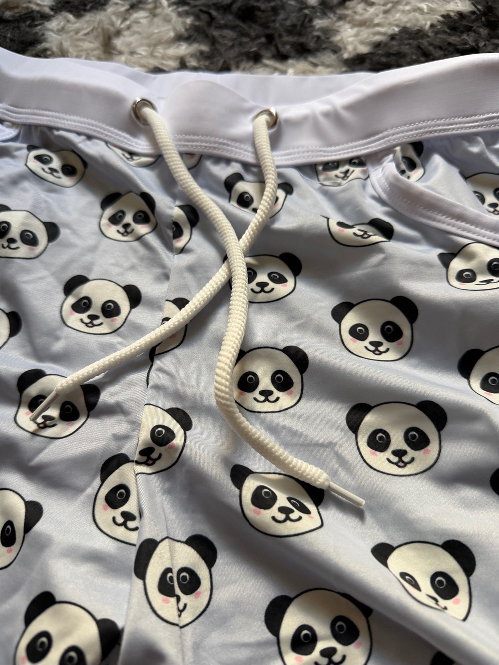 JJ Malibu Panda Bear Print Men's Dolphin Shorts Size Medium - Picture 3 of 7